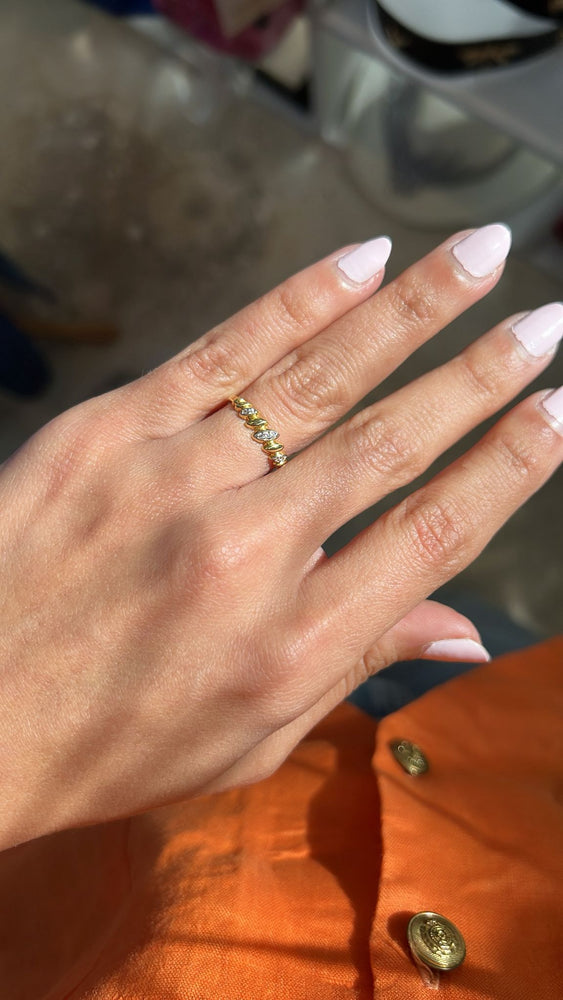 Sterling Silver Trio Zirconia Leaf Dome Pinky