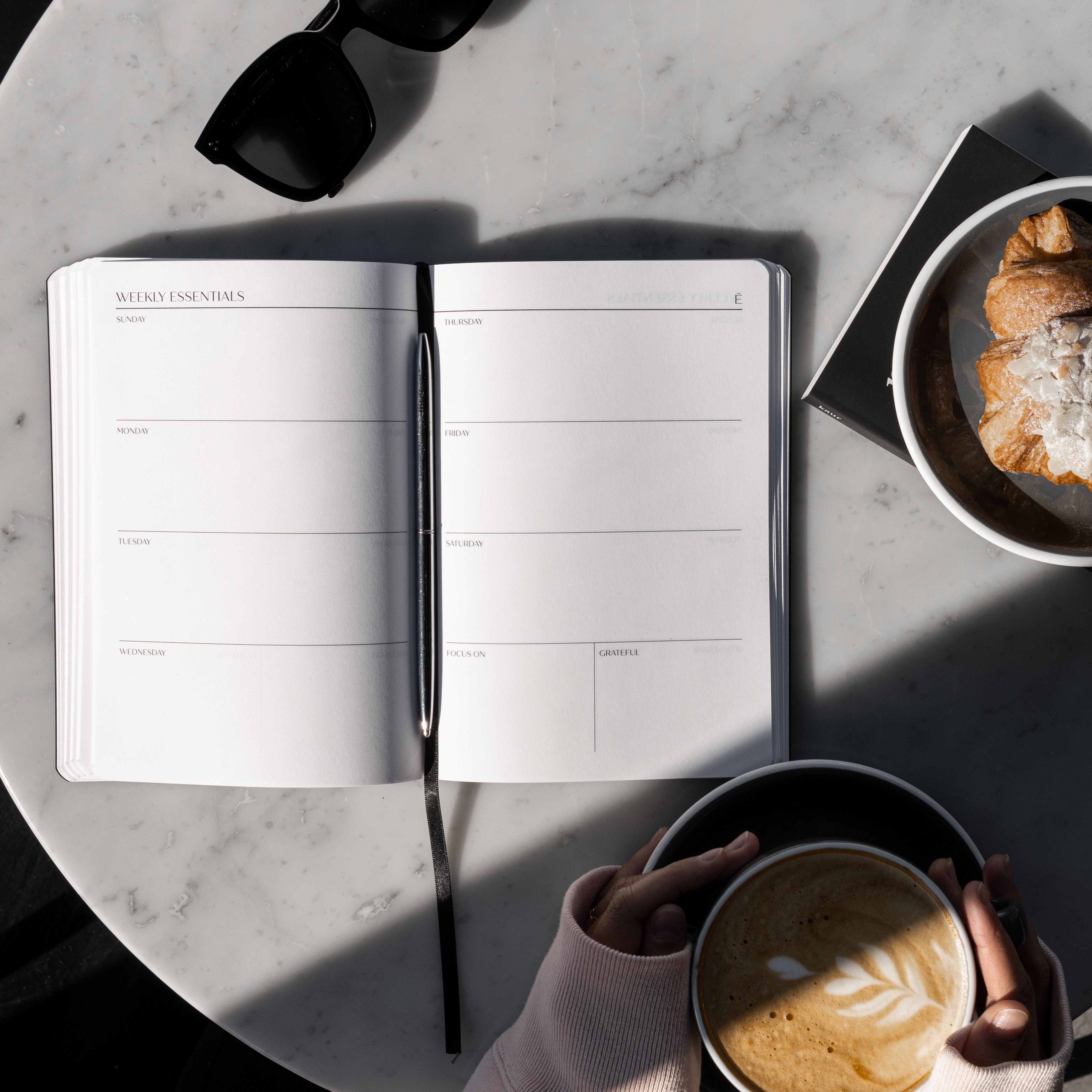 ESSENTIALS WEEKLY PLANNER – Walkin Closet