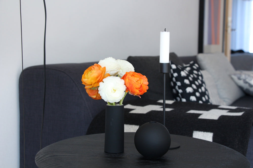 BALL VASE BLACK