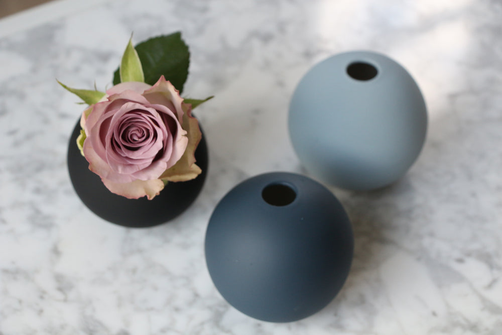 BALL VASE - MIDNIGHT BLUE