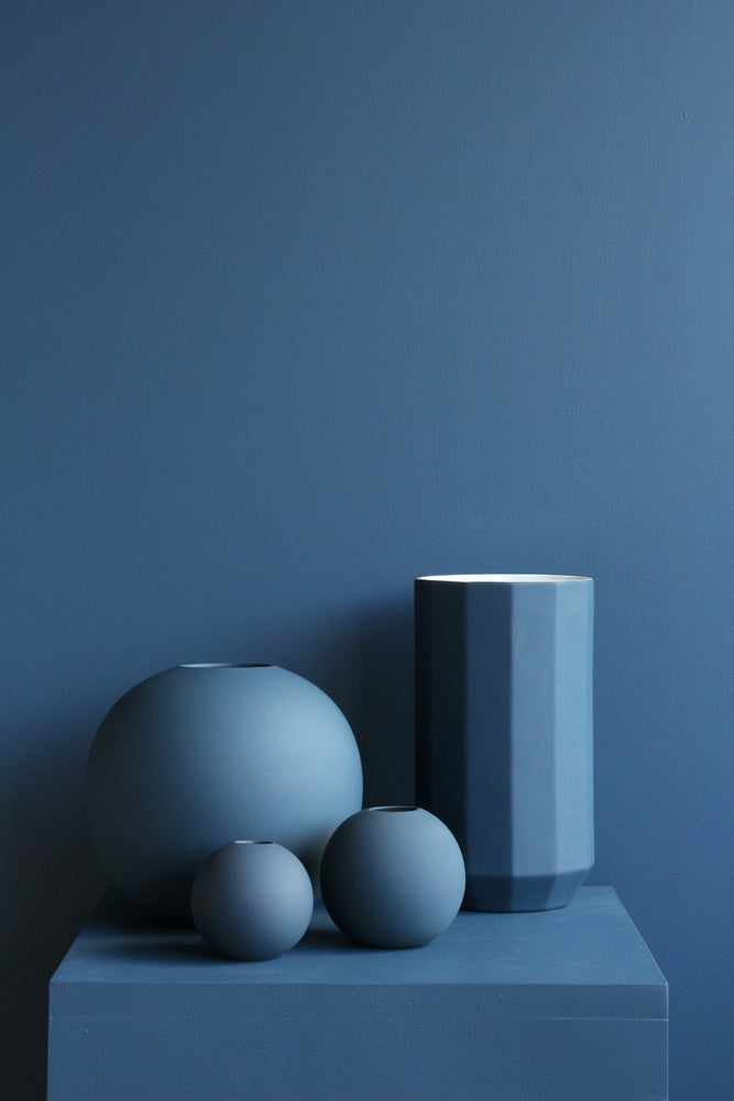 BALL VASE - MIDNIGHT BLUE